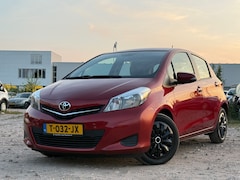 Toyota Yaris - 1.3 VVT-i Comfort/ SCHERM/ ZUINIG