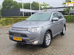 Mitsubishi Outlander - 2.0 PHEV instyle+ Apk |Navi |Trekhaak