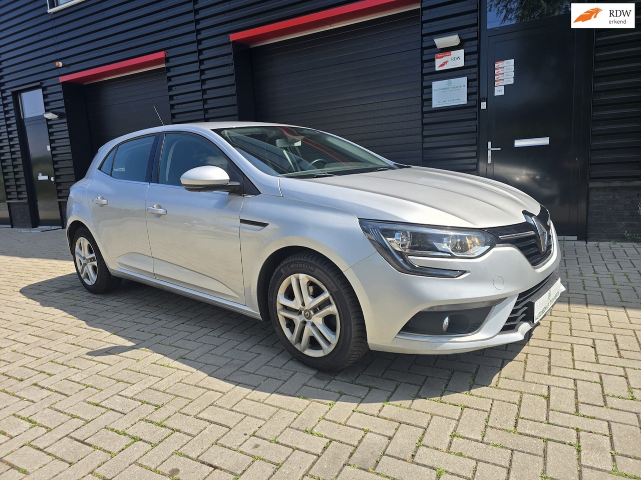 Renault Mégane - 1.5 Blue dCi Limited |NAVIGATIE | AIRCO |PDC | LED | CRUISE CONTROL | EXPORT PRIJS! - AutoWereld.nl