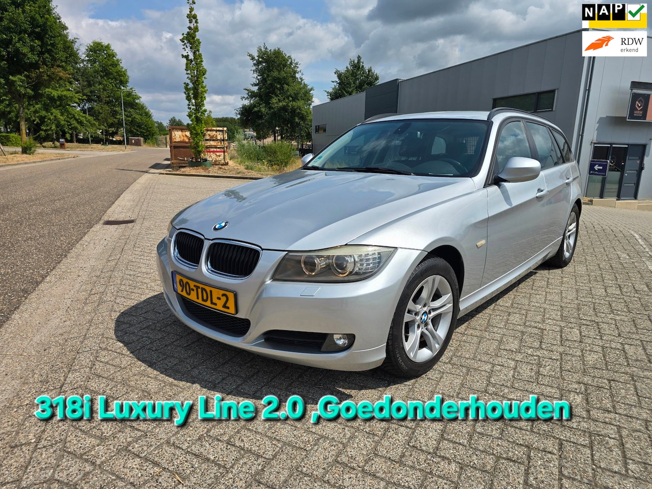 BMW 3-serie Touring - 318i Luxury Line 2.0 MET NIEUWE A.P.K - AutoWereld.nl