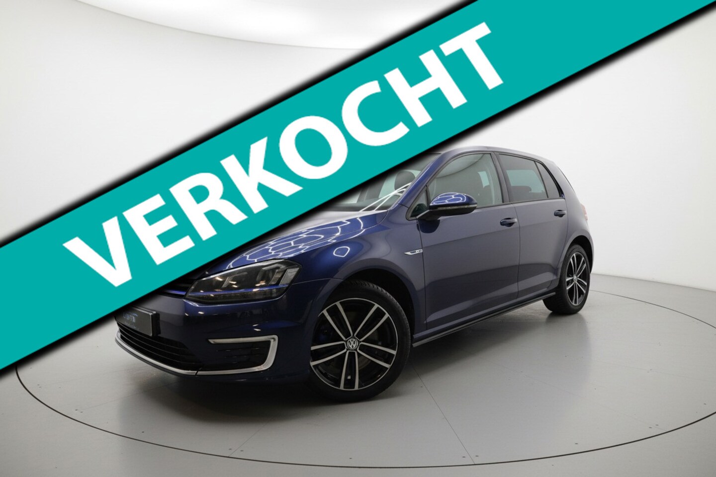 Volkswagen Golf - 1.4 TSI GTE TREKHAAK PDC SFEERVERL CARPLAY - AutoWereld.nl