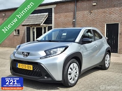 Toyota Aygo X - 1.0 VVT-i MT Play I Camera I Adap cruise I Lane assist I Airco I Carplay
