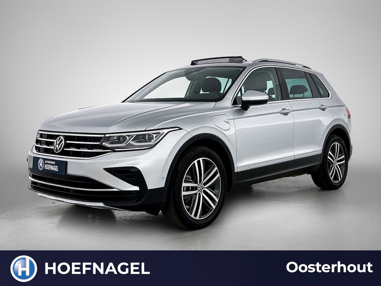 Volkswagen Tiguan - 1.4 TSI eHybrid Business+ | Automaat | Adaptive Cruise | Camera | CarPlay | Panoramadak | - AutoWereld.nl