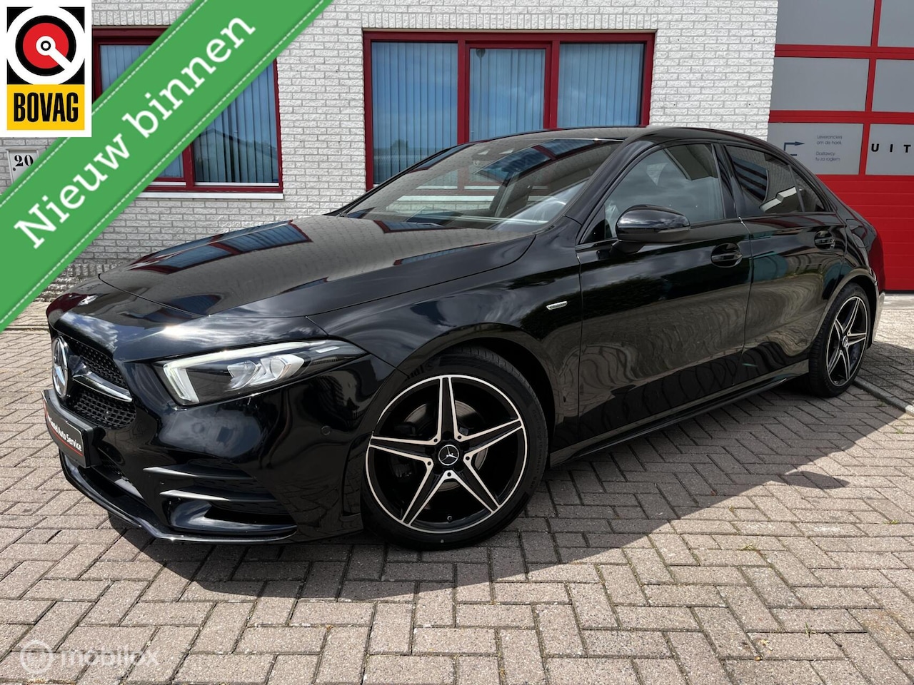 Mercedes-Benz A-klasse - 200 AMG - PAKKET AUTOMAAT/CAMERA/LEER - AutoWereld.nl