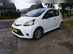Toyota Aygo - 1.0 VVT-i Comfort 5 drs airco apk 5-2-2027 goed rijdend