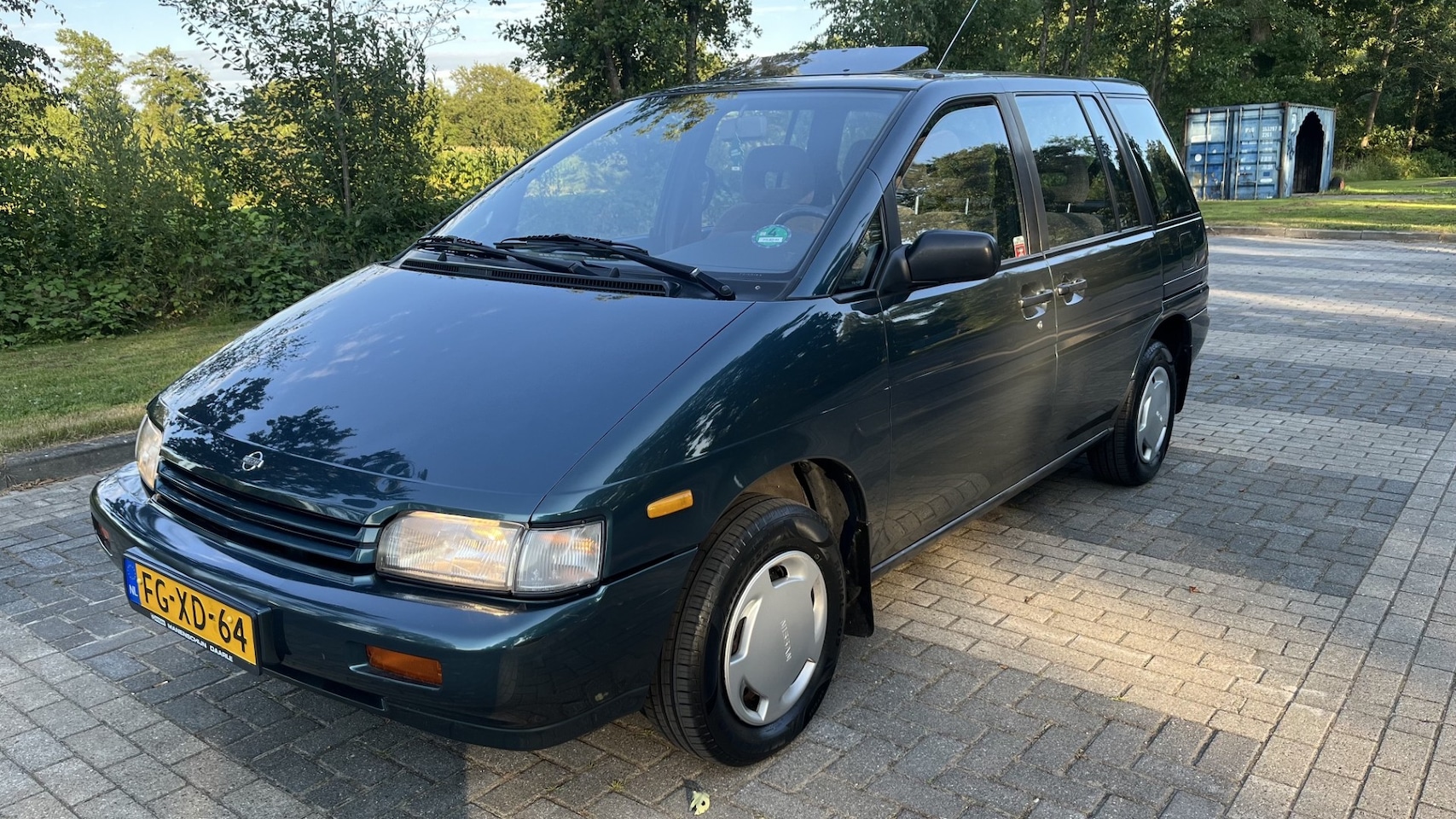 Nissan Prairie - 2.4 SLX 7p. - AutoWereld.nl