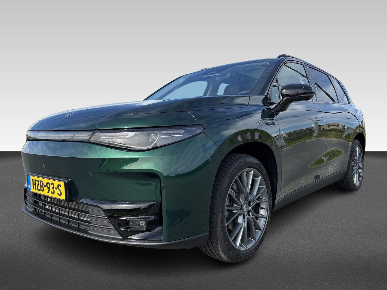 Leapmotor C10 - REEV Design | 215pk | Automaat | Trekhaak | Panoramadak | Glanzed Green | Midnight Aurora - AutoWereld.nl