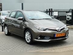 Toyota Auris - 1.8 Hybrid Energy. Navi, Camera, Clima, Cruise, StoelVerw, 16"LMV