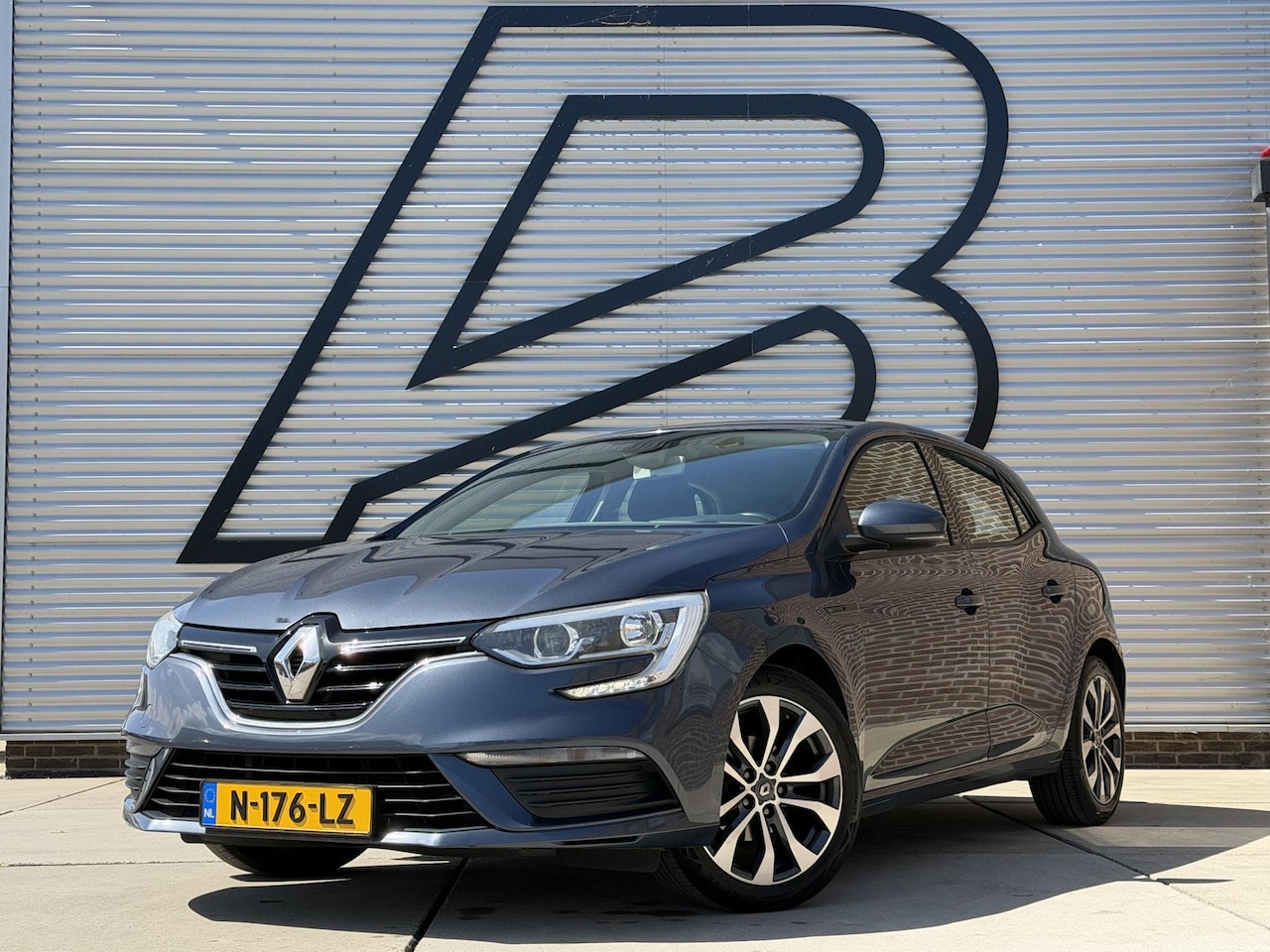 Renault Mégane - 1.2 TCe Limited 2e Eigenaar|Carplay|D-riem vv in 2024|PDC|Clima|Cruise|APK tot 01-2027 - AutoWereld.nl
