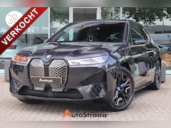 BMW iX - (i20) xDrive40 M-Sport 326pk 99% SoH I Stoelverkoeling I Laser LED I Navi I HarmanKardon