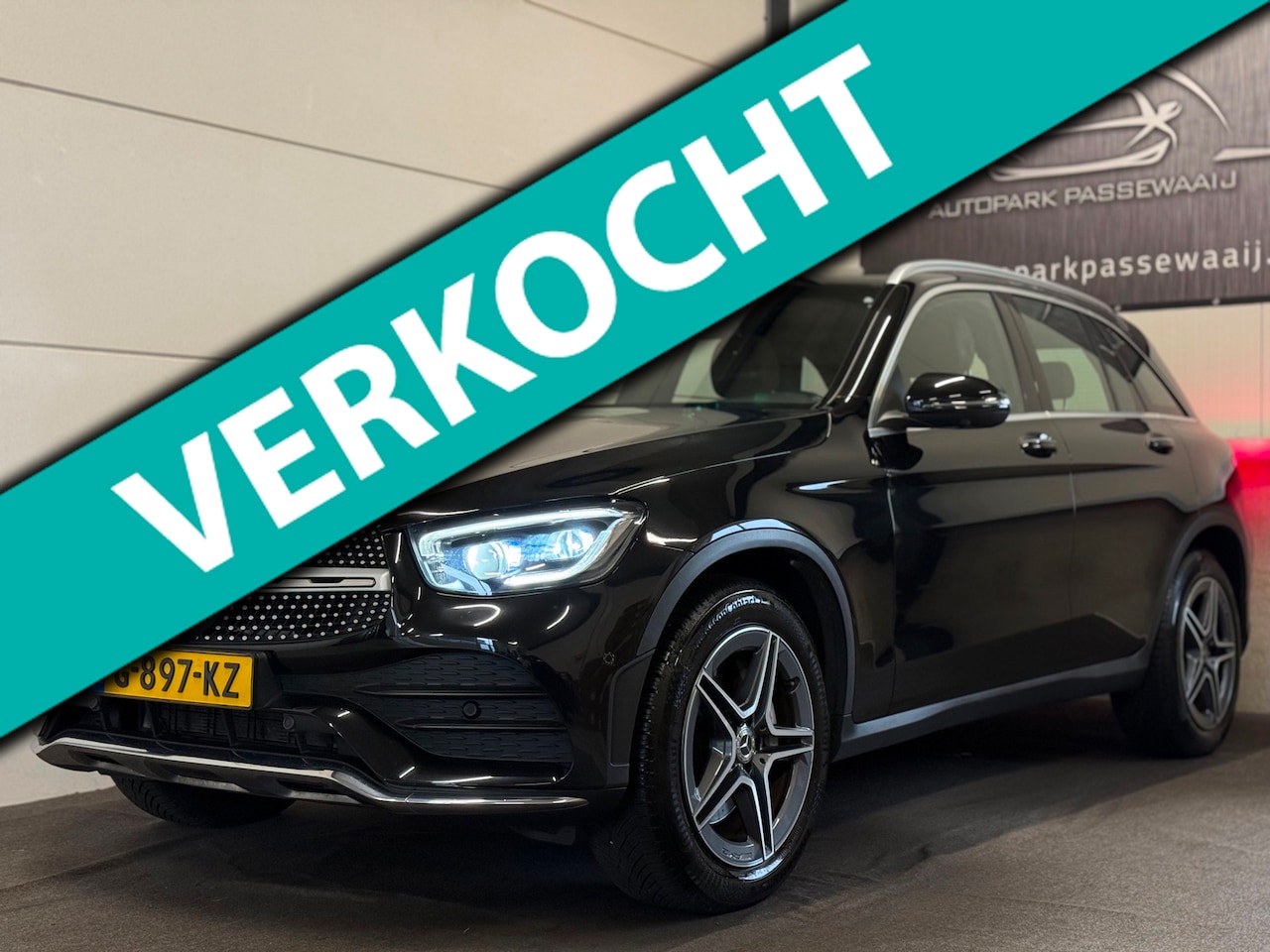 Mercedes-Benz GLC-klasse - 200 AMG Pano, ACC, Trekhaak, HUD, Lederen Interieur, Elek Stoelen, LED, Keyless, Burmester - AutoWereld.nl