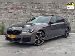BMW 5-serie - 545e xDrive * INIVIDUAL * HUD * ACHTER AS STUURING * M PAKKET * PANORAMA