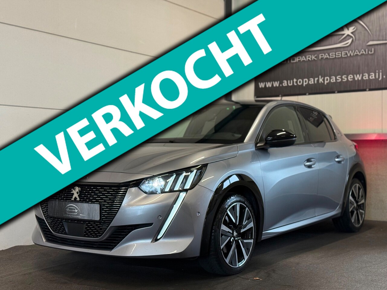 Peugeot 208 - 1.2 PureTech GT-Line NWE D-Riem, Pano, ACC, Apple Carplay, LED, 360° Camera, Auto-Pilot, S - AutoWereld.nl