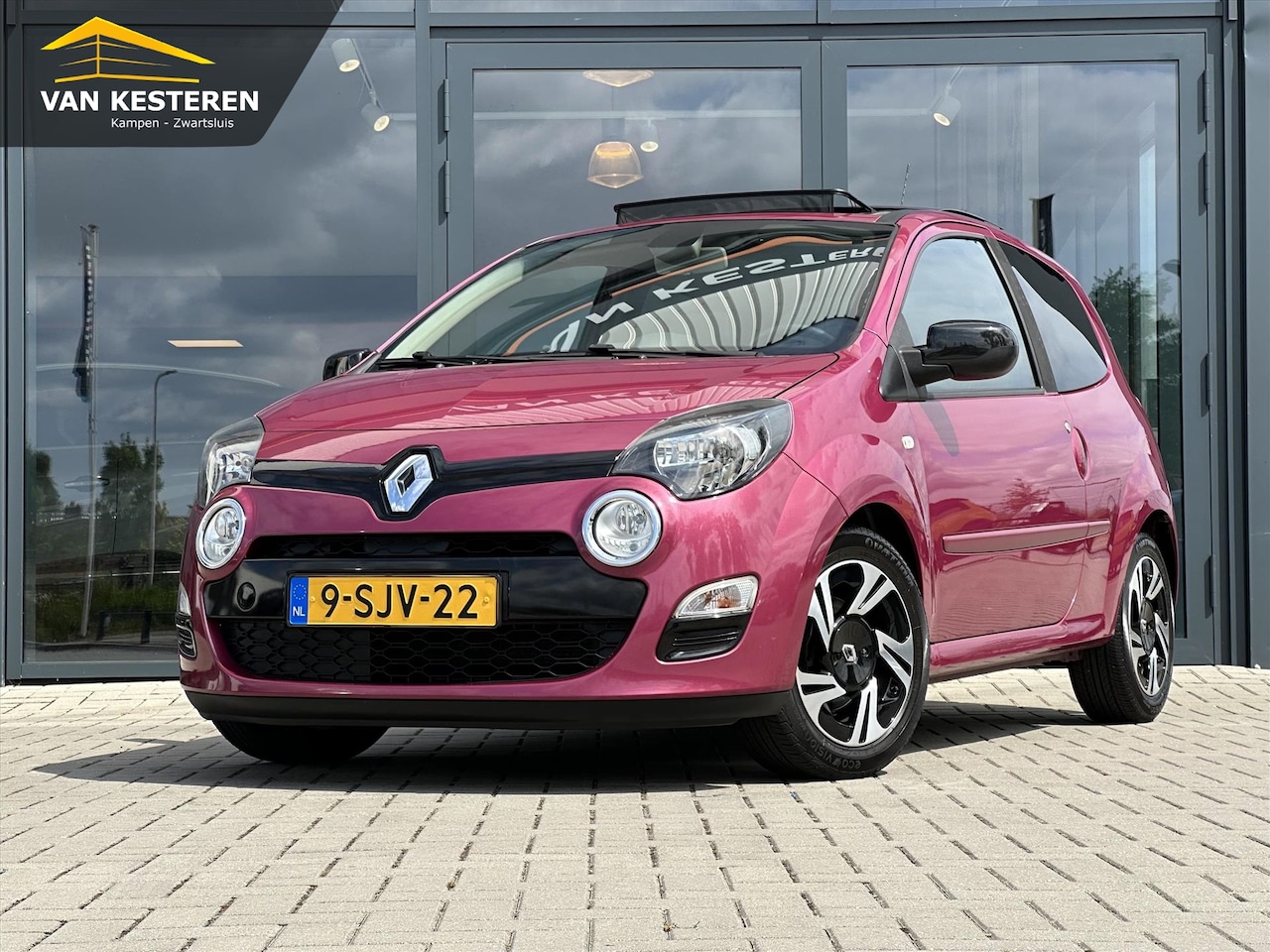 Renault Twingo - 1.2 16v 75pk Dynamique | Pano | Cr. Cont. | Airco | LMV | NL Auto | - AutoWereld.nl