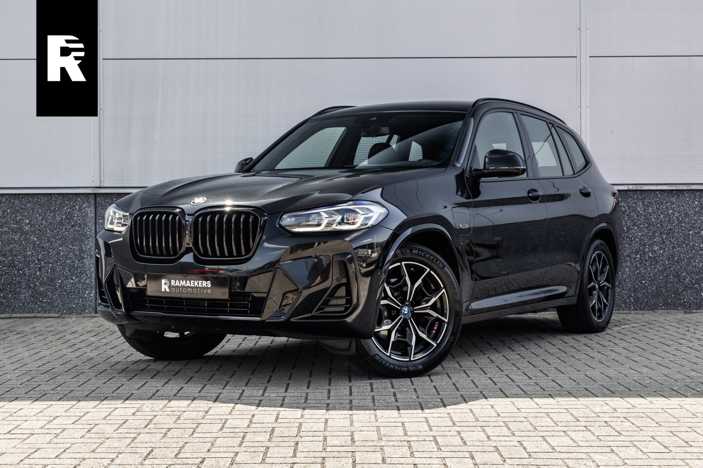BMW X3 - xDrive30e M-Sport Leder / Head-Up / HiFi / Trekhaak / 360 camera - AutoWereld.nl