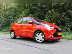 Toyota Aygo - 1.0 VVT-i x-play | Camera | Carplay | ESP | NAVI