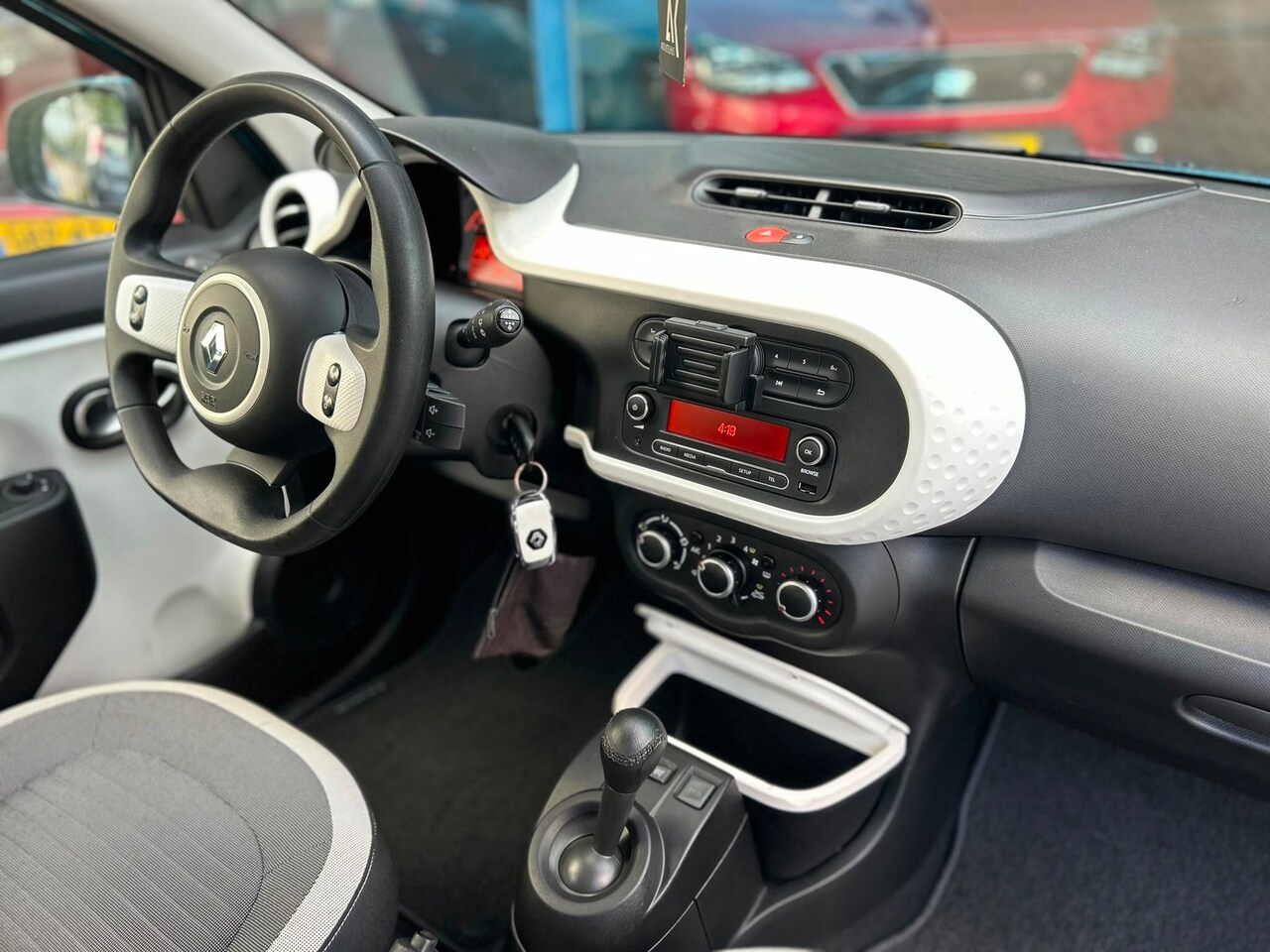 Renault Twingo - 0.9 TCe Expression|Automaat|PDC|1ste eig|Org NL|Dealer onderhouden!