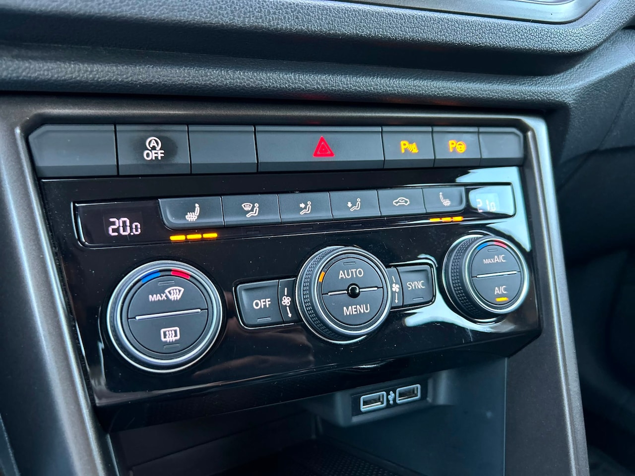 Volkswagen T-Roc - 1.0 TSI Sport|ACC|Camera|Carplay|Trekhaak|Elek Klep