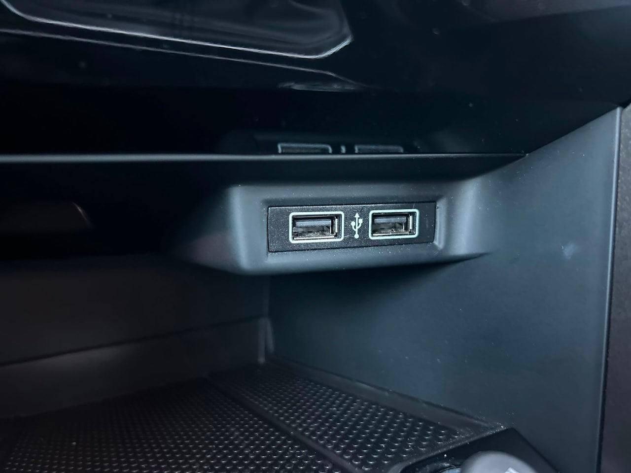 Volkswagen T-Roc - 1.0 TSI Sport|ACC|Camera|Carplay|Trekhaak|Elek Klep