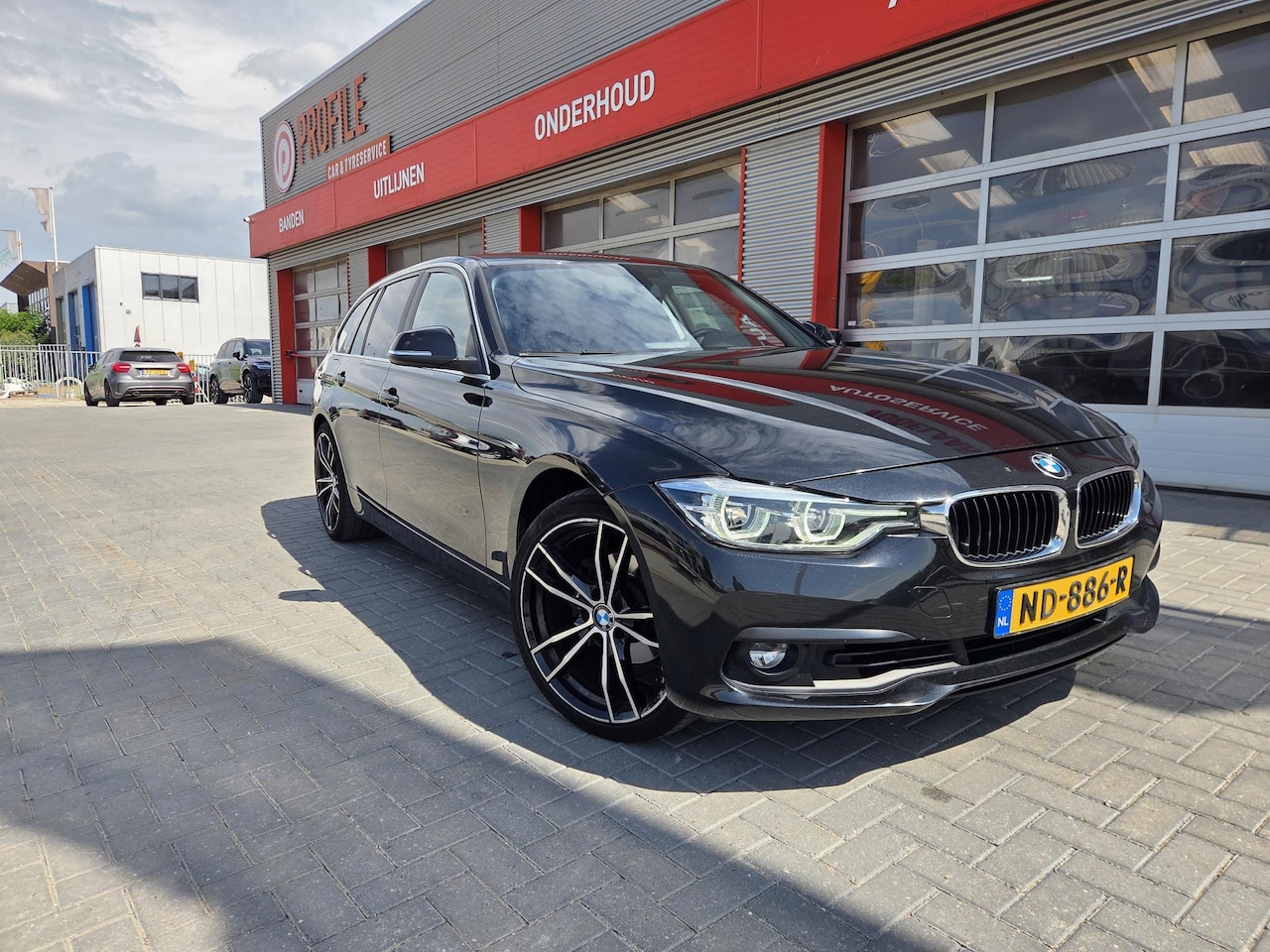 BMW 3-serie Touring - 318i Centennial Executive 318i Centennial Executive - AutoWereld.nl