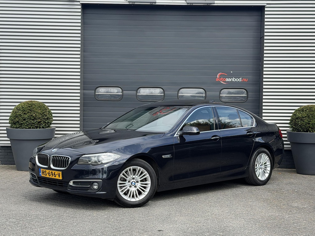 BMW 5-serie - 520d Individual Edition | Panoramadak | Navigatie | Lederen Bekleding | Climate Control | - AutoWereld.nl