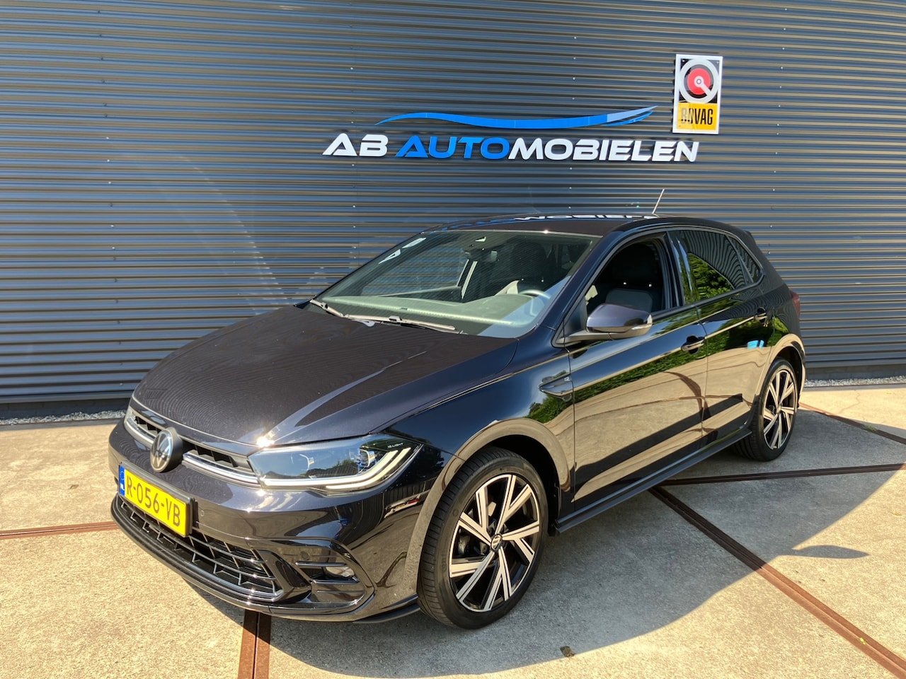 Volkswagen Polo - 1.0 TSI R-Line Business AUTOMAAT/ CARPLAY/ PARKEERSENSOREN - AutoWereld.nl
