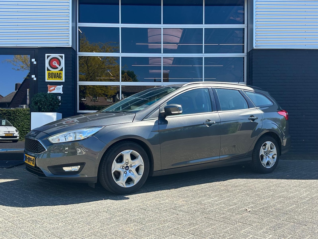 Ford Focus Wagon - 1.0 Trend 1.0 Trend, Airco, Bluetooth, Radio, APK - AutoWereld.nl