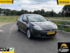 Fiat Bravo - 1.4 T-Jet Airco 5deur pano Pdc trekhaak Apk 2027