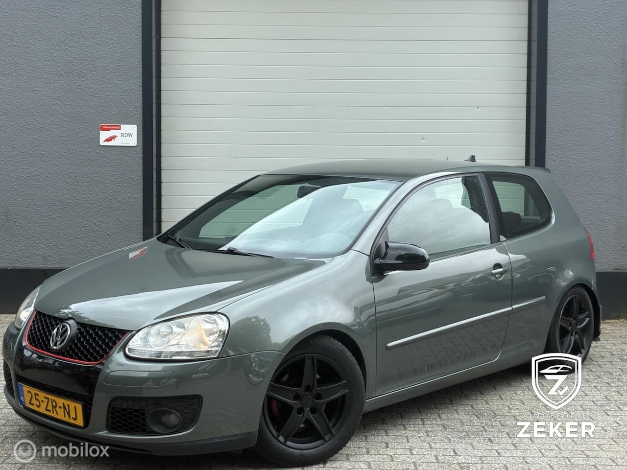Volkswagen Golf - 1.4 Trendline airco / nieuwe apk / GTI look - AutoWereld.nl