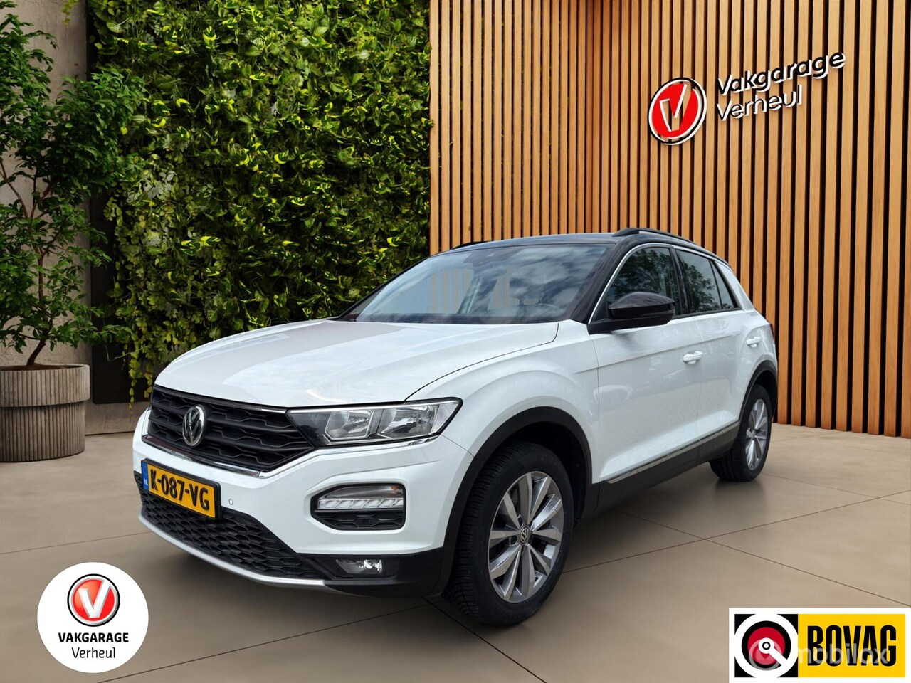 Volkswagen T-Roc - 1.5 TSI Style|Trekhaak|Boekjes|Adaptieve - AutoWereld.nl