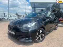 Toyota Yaris - 1.5 Hybrid 130PK First Edition|Stuur- stoelverwarming