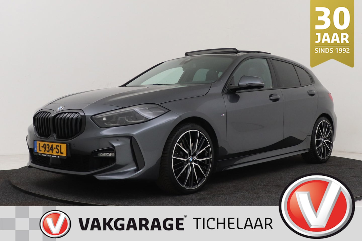 BMW 1-serie - 120i M Sport | CarPlay | Panoramadak | Org. NL | Sportstoelen | Stoelverwarming | Sfeer | - AutoWereld.nl