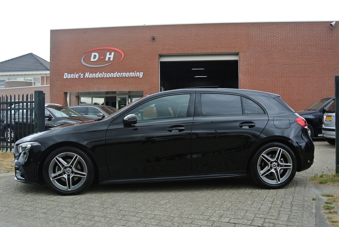Mercedes-Benz A-klasse - 200 Launch Edition Premium amg automaat panoramadak sfeerverlichting inruil mogelijk nap - AutoWereld.nl