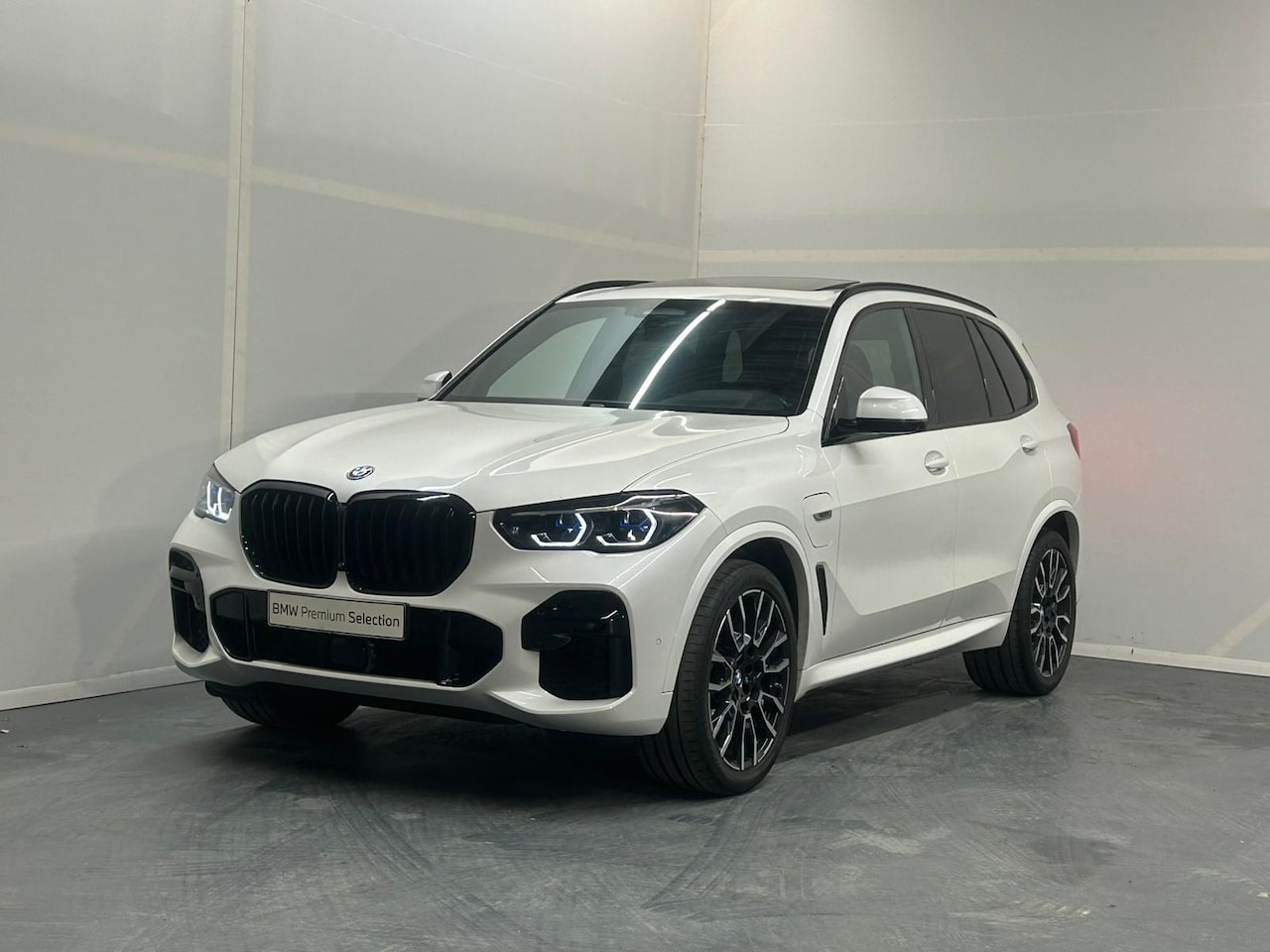 BMW X5 - xDrive45e High Executive - AutoWereld.nl