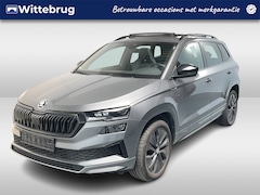 Skoda Karoq - 1.5 TSI ACT Sportline Business / AUTOMAAT/ PANO/ DIGITAL DASH/ KEYLESS/ SMARTLINK/ PARK. S