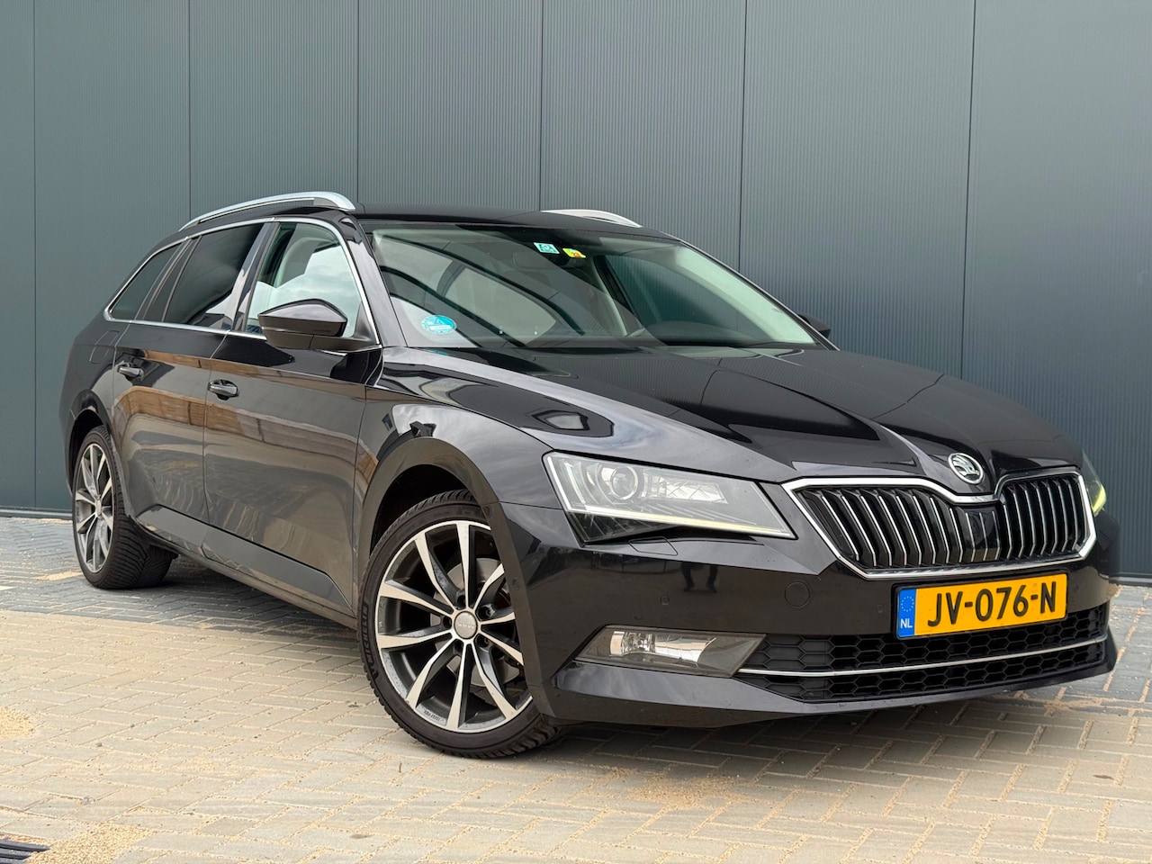 Skoda Superb Combi - 1.6 TDI Style Business 1.6 TDI Style Business - AutoWereld.nl