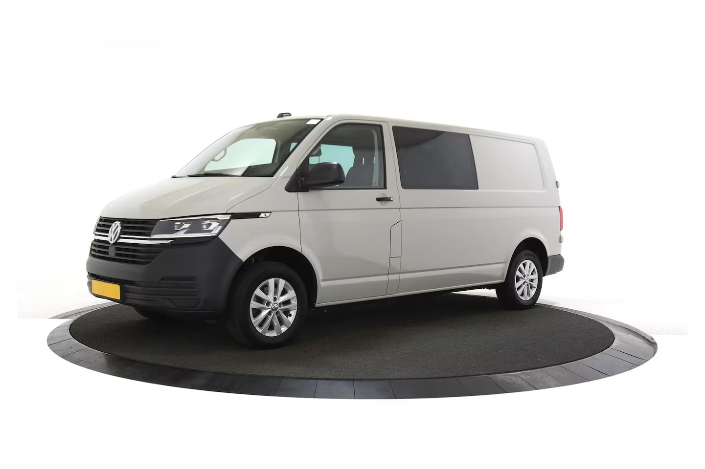 Volkswagen Transporter - 2.0 TDI L2 H1 150pk Automaat DC - AutoWereld.nl