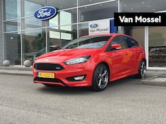 Ford Focus - 1.5 ST-Line | Cruise Control | Achteruitrijcamera | Navigatie | Voorruitverwarming | Airco