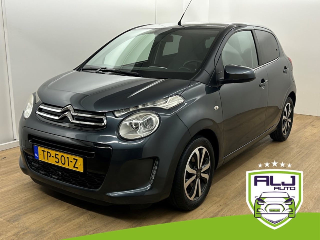 Citroën C1 - Occasion 1.0 VTi Shine | Grijs | Tweedehands Citroen C1 | Airco | Bluetooth / carplay | Cr - AutoWereld.nl