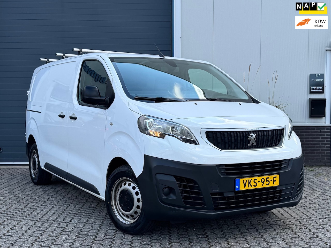 Peugeot Expert - 2.0 BlueHDI 120 Standard Grip | Cruise | Climate | Carplay / Android | Trekhaak | 3 Zits - AutoWereld.nl