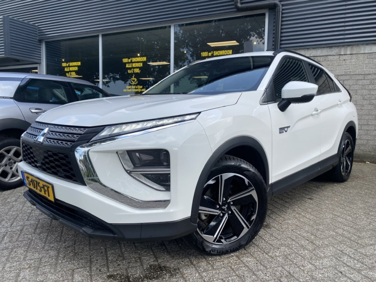 Mitsubishi Eclipse Cross - 2.4 PHEV Prestige / Cruise / Verw. stoelen / Navi / LED / - AutoWereld.nl