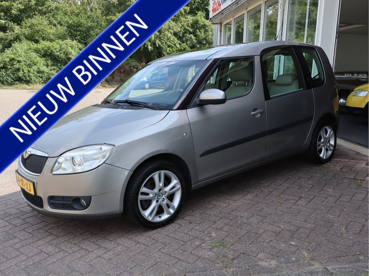 Skoda Roomster - 1.6-16V Style Automaat! - AutoWereld.nl