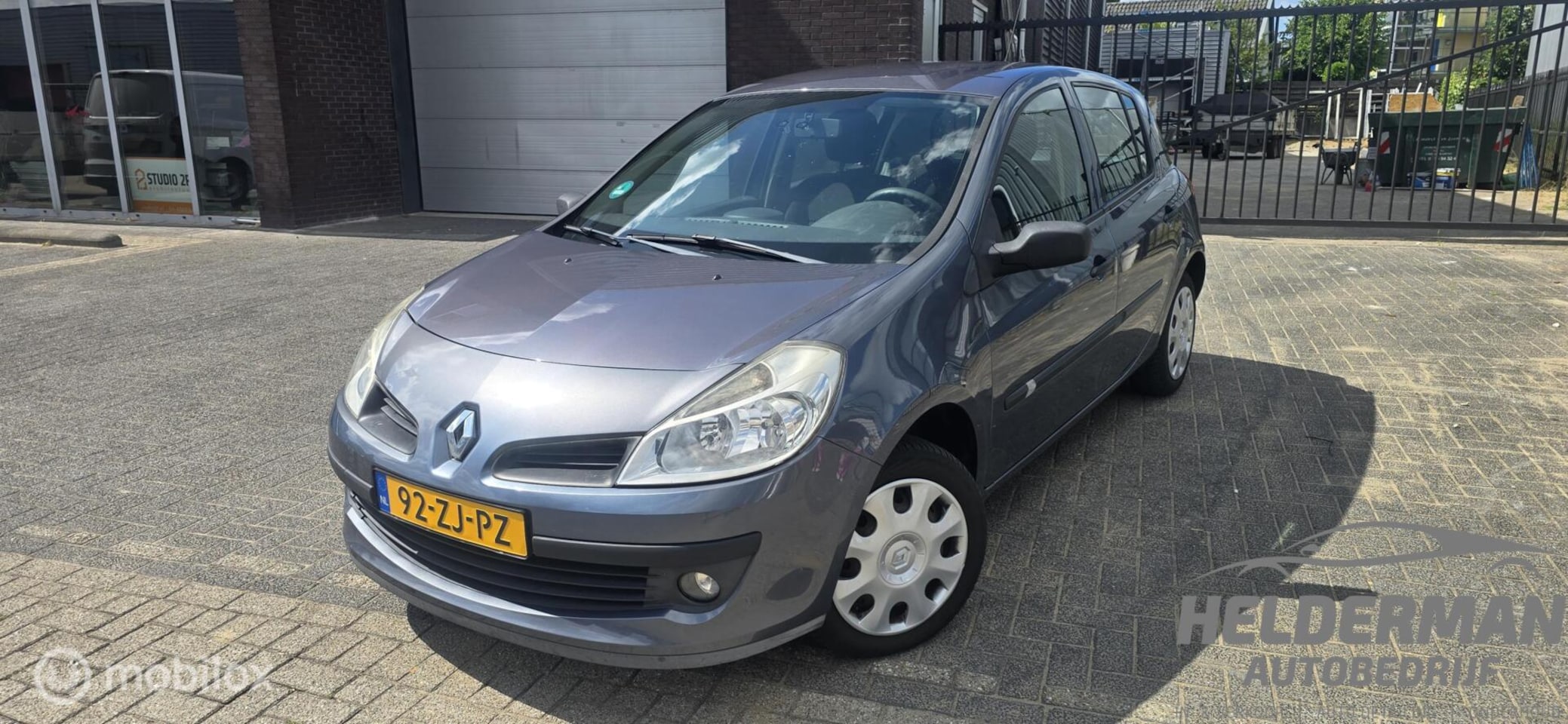 Renault Clio - 1.2-16V Special Line 1.2-16V Special Line - AutoWereld.nl