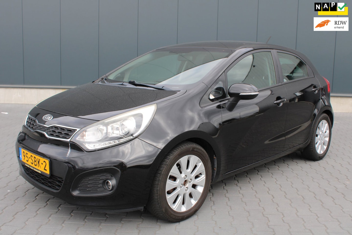 Kia Rio - 1.2 CVVT Super Pack BLACK EDITION - AutoWereld.nl