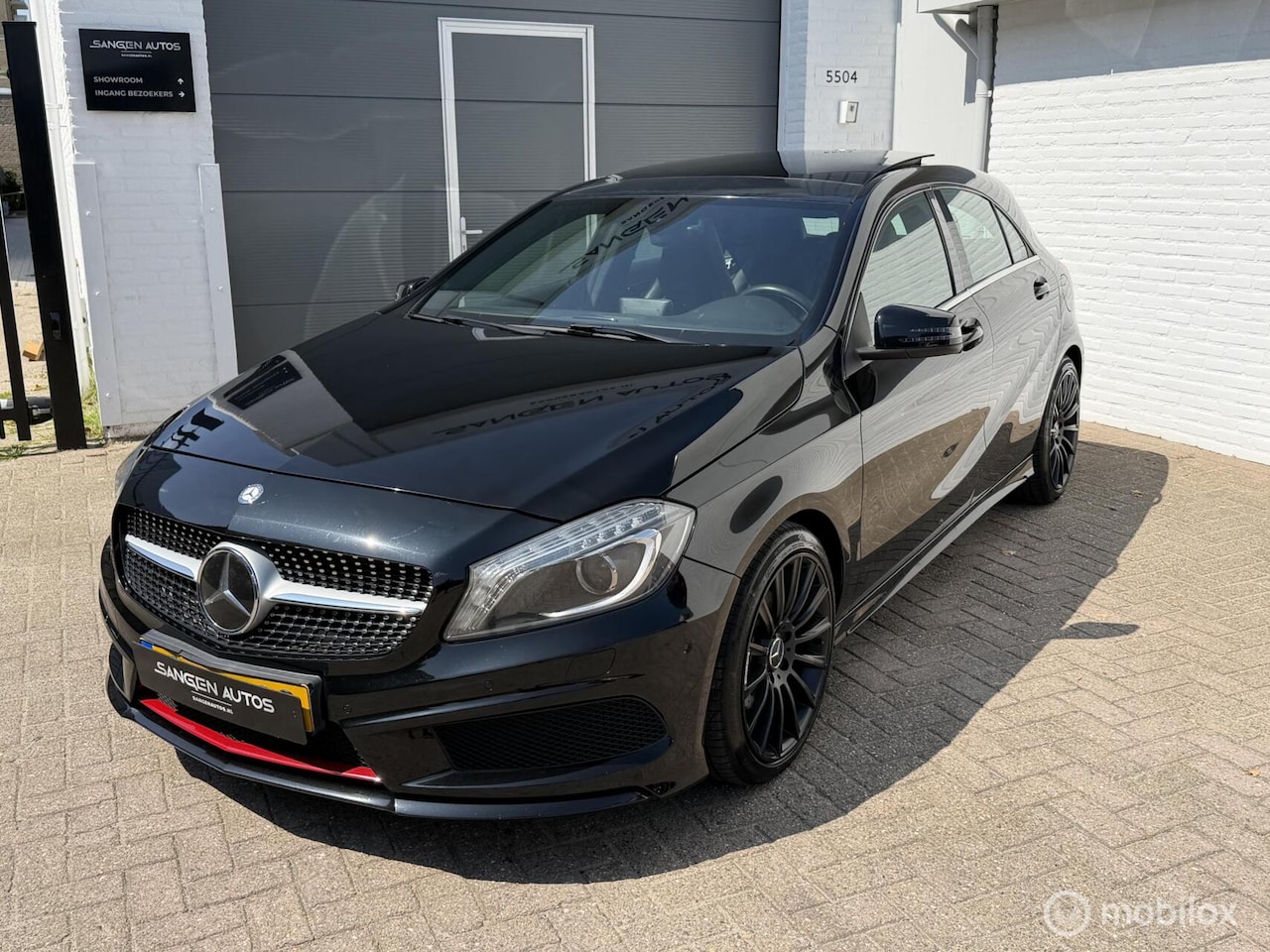 Mercedes-Benz A-klasse - 180 Amg Pano Led Half leer 18 inch - AutoWereld.nl