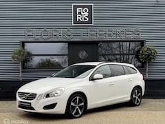 Volvo V60 - 1.6 T4 | Automaat | Navigatie | Cruise | 180 PK