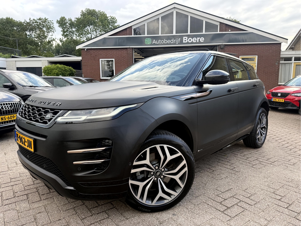 Land Rover Range Rover Evoque - 1.5 P300e AWD R-Dynamic HSE NL. Auto, Wrapped, Panoramadak - AutoWereld.nl