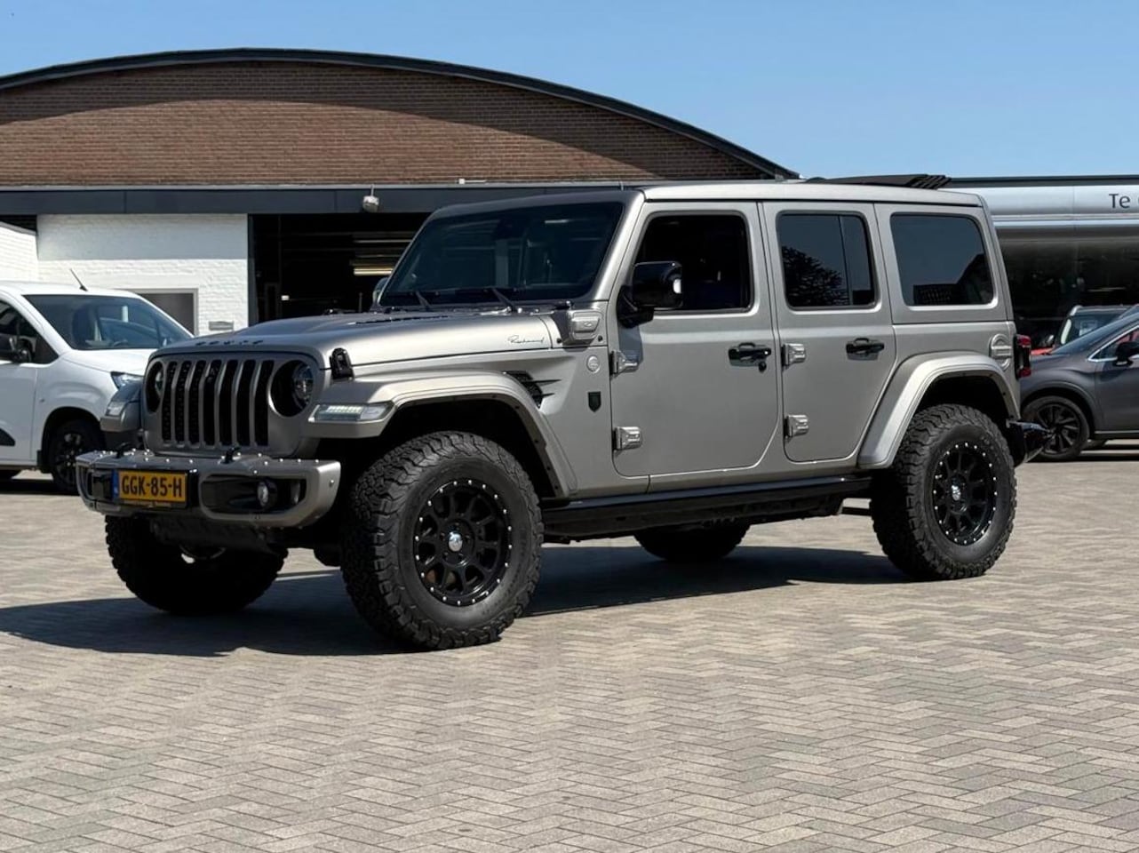 Jeep Wrangler - BRUTE Richmond Sahara 4xe 380 | Hardtop/Soft top | Skyview - AutoWereld.nl