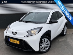 Toyota Aygo X - 1.0 VVT-i MT Play Nette auto, zeer lage KM stand, navigatie Apple CarPlay/Android Auto, ad