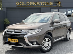 Mitsubishi Outlander - 2.0 PHEV Business Edition 2e Eigenaar, Trekhaak, Camera, Keyless, Navi, Alcantara-Leder, C